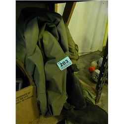 BUNDLE OF RAIN GEAR