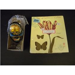 COLLECTION OF 184 POST CARDS/WOODEN FIGURE