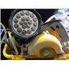 Image 1 : WORKFORCE TILE SAW/FLASHLIGHT