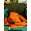Image 1 : LUNCH BAGS/PROTECTIVE COVERALLS/HARD HATS