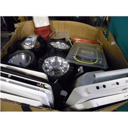 BOX OF FLASHLIGHTS