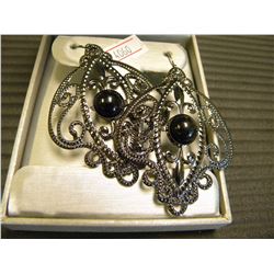 2 LARGE BLACK STONE EARRINGS