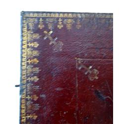 Boîte du XVIIIe s. servant à ranger des docum...