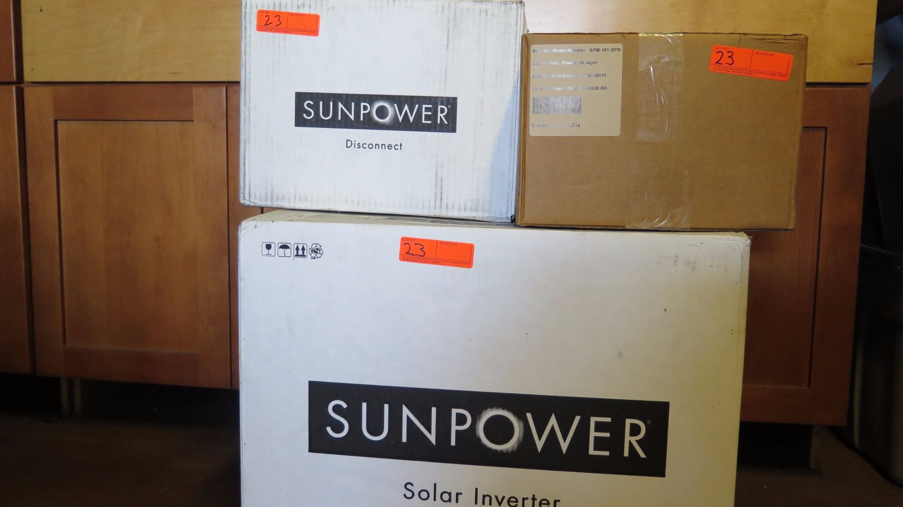 New Sunpower SPR 4000M Inverter, Sunpower SPR-DC-DISC22-M-US Disconnect ...