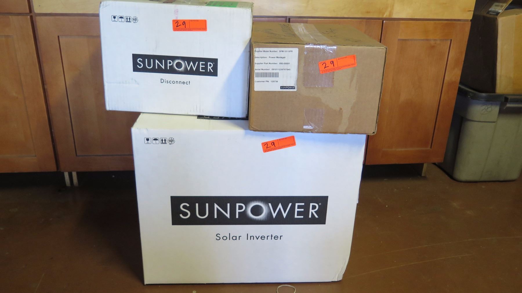 New Sunpower SPR 4000M Inverter, Sunpower SPR-DC-DISC-M-US Disconnect ...