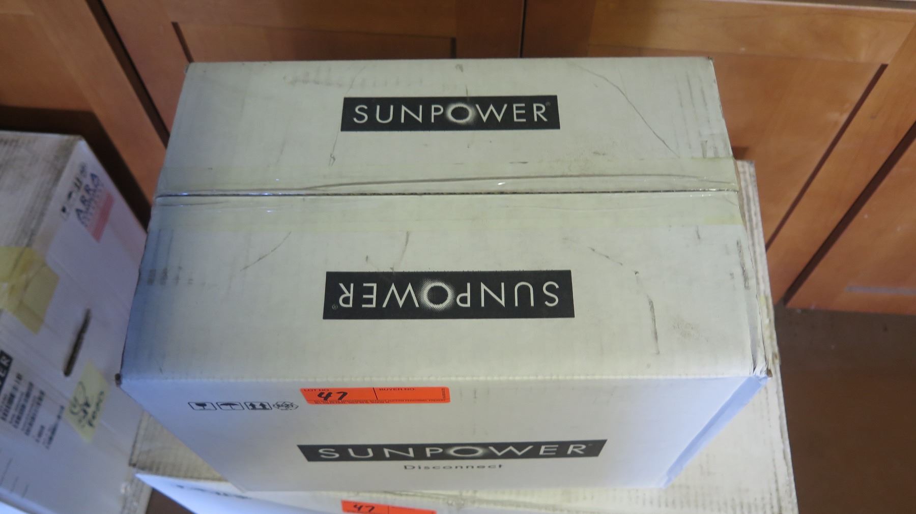 New Sunpower SPR 4000M Inverter and Sunpower SPR-DC-DISC-M-US Disconnect