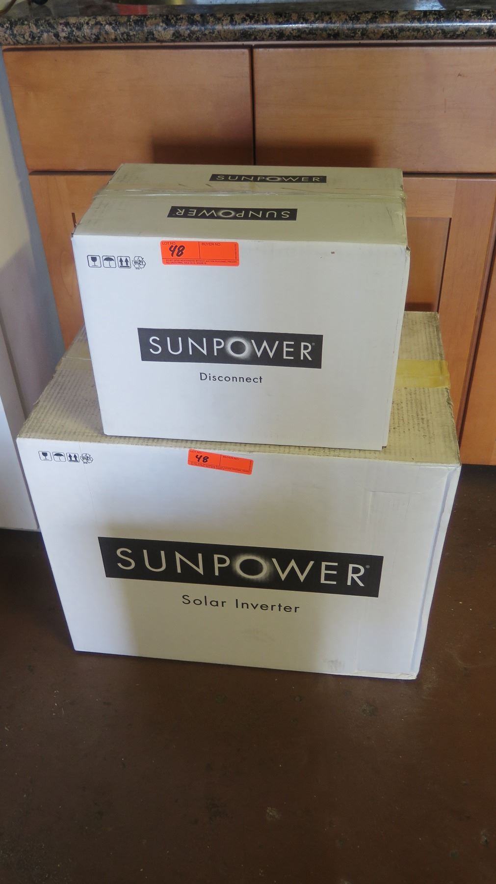 New Sunpower SPR 4000M Inverter and Sunpower SPR-DC-DISC-M-US Disconnect