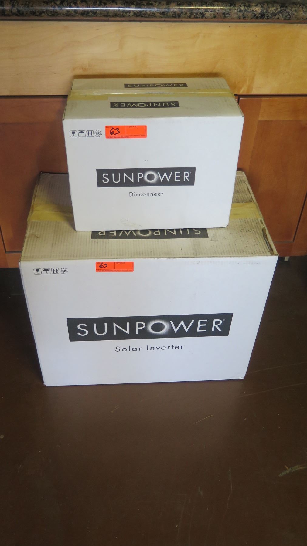 New Sunpower SPR 4000M Inverter and Sunpower SPR-DC-DISC-M-US Disconnect