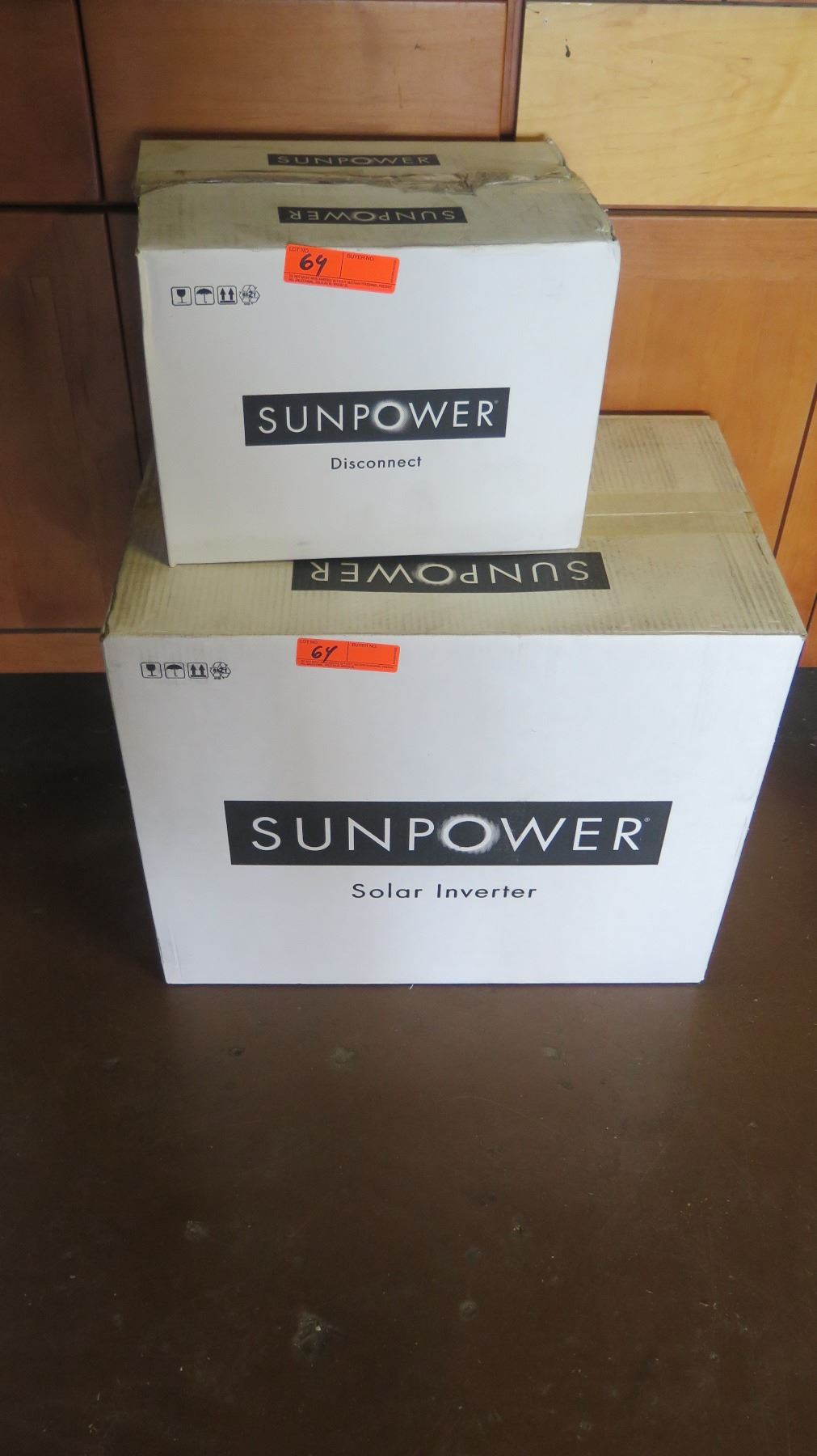 New Sunpower SPR 4000M Inverter and Sunpower SPR-DC-DISC-M-US Disconnect