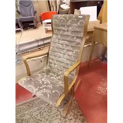 OAK FRAMED BOUNCEY LOUNGE CHAIR