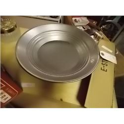 NEW GOLD PAN - ESTWING - METAL -