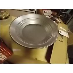 NEW GOLD PAN - ESTWING - METAL -
