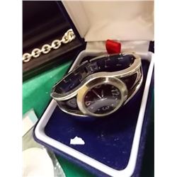 LADIES WATCH - BLACK & SILVER