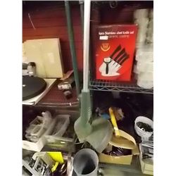 B & D ELECTRIC WEED WACKER