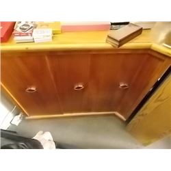 CORNER CABINET WITH 2 DOORS