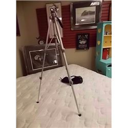 COLLAPSIBLE TRIPOD