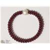 Image 2 : NATURAL GARNET FRESHWATER PEARL BRACELET