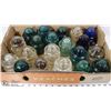 Image 1 : FLAT OF 20 VINTAGE GLASS INSULATORS