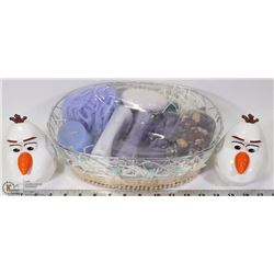 LOT WITH BATH SET AND 2 FROZEN WATCHES