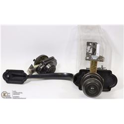 WEISER DOOR HANDLE WITH ALL CONNECTORS AND MORE