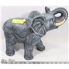 Image 1 : LARGE PORCELAIN ELEPHANT