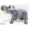 Image 2 : LARGE PORCELAIN ELEPHANT