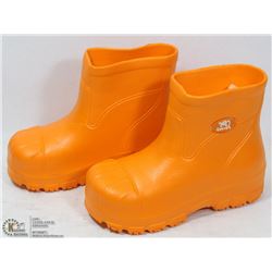 NEW GEKKOS KIDS SUMMER BOOTS SIZE 3