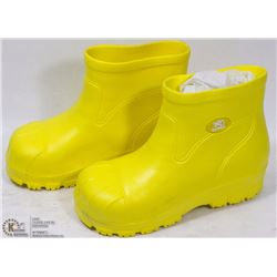 NEW GEKKOS KIDS SUMMER BOOTS SIZE 12