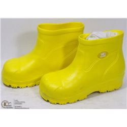 NEW GEKKOS KIDS SUMMER BOOTS SIZE 13