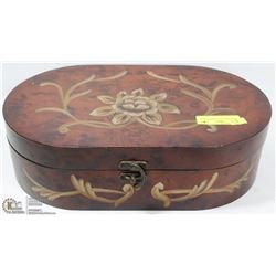 DECORATIVE OVAL WOODEN BOX