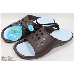 NEW GEKKOS SANDALS SIZE 9/10