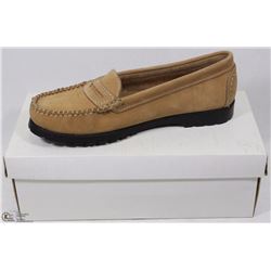 NEW WOMENS LOAFER STYLE SHOE
