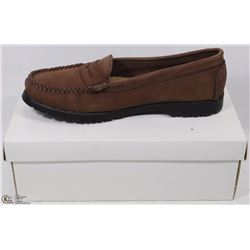 NEW WOMENS LOAFER STYLE SHOE