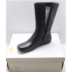 NEW LADIES BOOTS SIZE 8