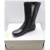 Image 1 : NEW LADIES BOOTS SIZE 8