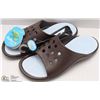 Image 1 : NEW GEKKOS SANDALS SIZE 8/9
