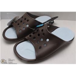 GEKKOS SANDALS SIZE:8/9