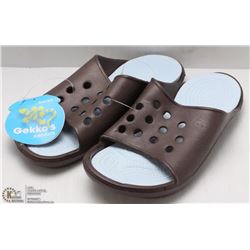 NEW GEKKOS SANDALS SIZE 8/9