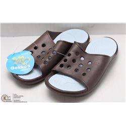 NEW GEKKOS SANDALS SIZE 8/9