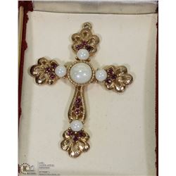 ESTATE CROSS PENDANT