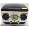 Image 1 : STUDEBAKER VINTAGE LOOK AM/FM RADION & TURNTABLE
