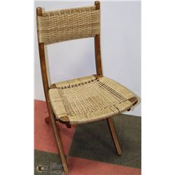 VINTAGE FOLD UP CHAIR