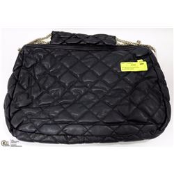 PICABO BLACK QUILTED PATTERN W/ SILVER CHAIN
