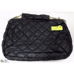 PICABO BLACK QUILTED PATTERN W/ SILVER CHAIN