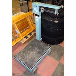 HOWE RICHARDSON COMMERCIAL WEIGHT SCALE