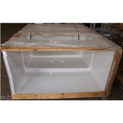 TUB INSERT DAMAGED CORNER