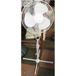 MAINSTAYS OSCILLATING STAND UP FAN