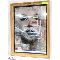 19 X 24 FRAMED MIRRORED MARILYN MONROE PICTURE
