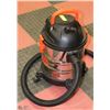 Image 1 : KUBOTA SHOP VAC WITH HOSE ONLY