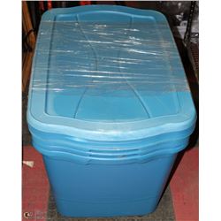 BUNDLE OF 4 LARGE RUBBERMAID STORAGE